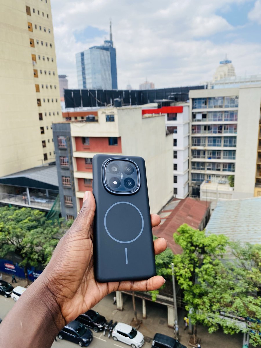 Watu wangu wa Redmi MagSafe cases amkeni.

📱 0112440060.

📍 Iconic Business Plaza 3rd Floor Shop No. T9 Along Moi Avenue.