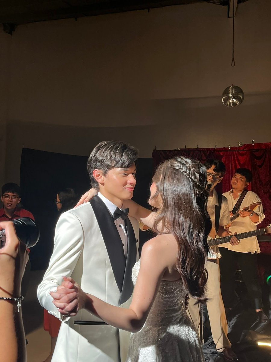 JarRese Sweethearts🍓 (@jarrese_berries) on Twitter photo always in all ways <a href="/Kbalinger/">Kira Balinger</a> <a href="/joshford321/">Josh Ford</a> KiSh always and forever! Happy seven months! Mahal namin kayo palagi..
KISHeventh MONTHSARY always in all ways <a href="/Kbalinger/">Kira Balinger</a> <a href="/joshford321/">Josh Ford</a> KiSh always and forever! Happy seven months! Mahal namin kayo palagi..
KISHeventh MONTHSARY
