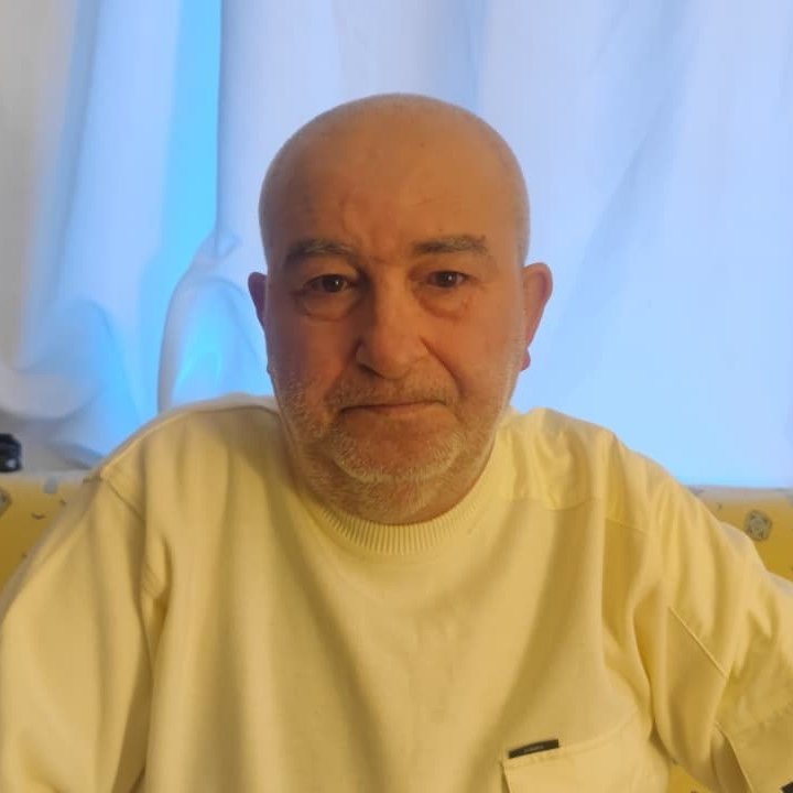 Tekirdağ'da bir adam, kendi selasını okutturdu:

"O gün canım çok sıkkındı. Moralim çok bozuk, acayip kafam takıktı."