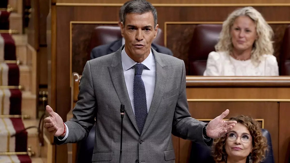 En el artículo de esta semana explico por qué al Gobierno apenas le queda legitimidad para continuar. Puede hacerlo, pero las consecuencias no serán buenas. elperiodicoextremadura.com/opinion/2025/1…