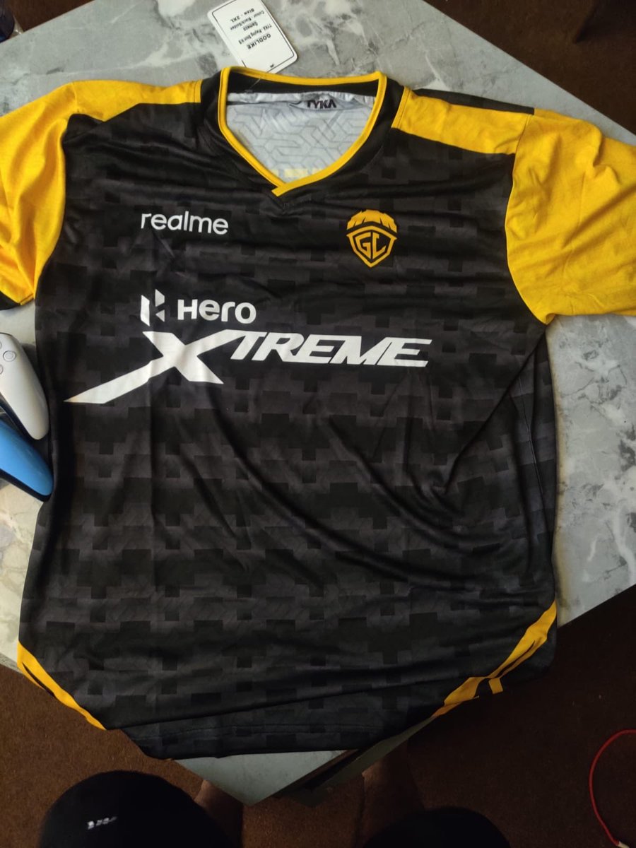 GamezoTech's tweet image. Kuch Waqt Aur Bss  Fir Sab Official Ho Jayega 💛🙌🏻
Long term ki baat h isiliye time toh lgta hee hai  
Baaki Kya Lg Raha H kiske chances jyda h aur kisse dekhna chahte ho
Do comment

#bgmi #rosterannouncement #godlike #