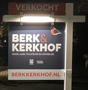 AccuCompany's tweet image. Geen stroom? Geen probleem.
Verlicht jouw makelaarsbord met zonne-energie.
☀️ Bekijk de blog: accucompany.blogspot.com/2025/10/makela….

#solarLED #makelaarsbord #duurzaamondernemen