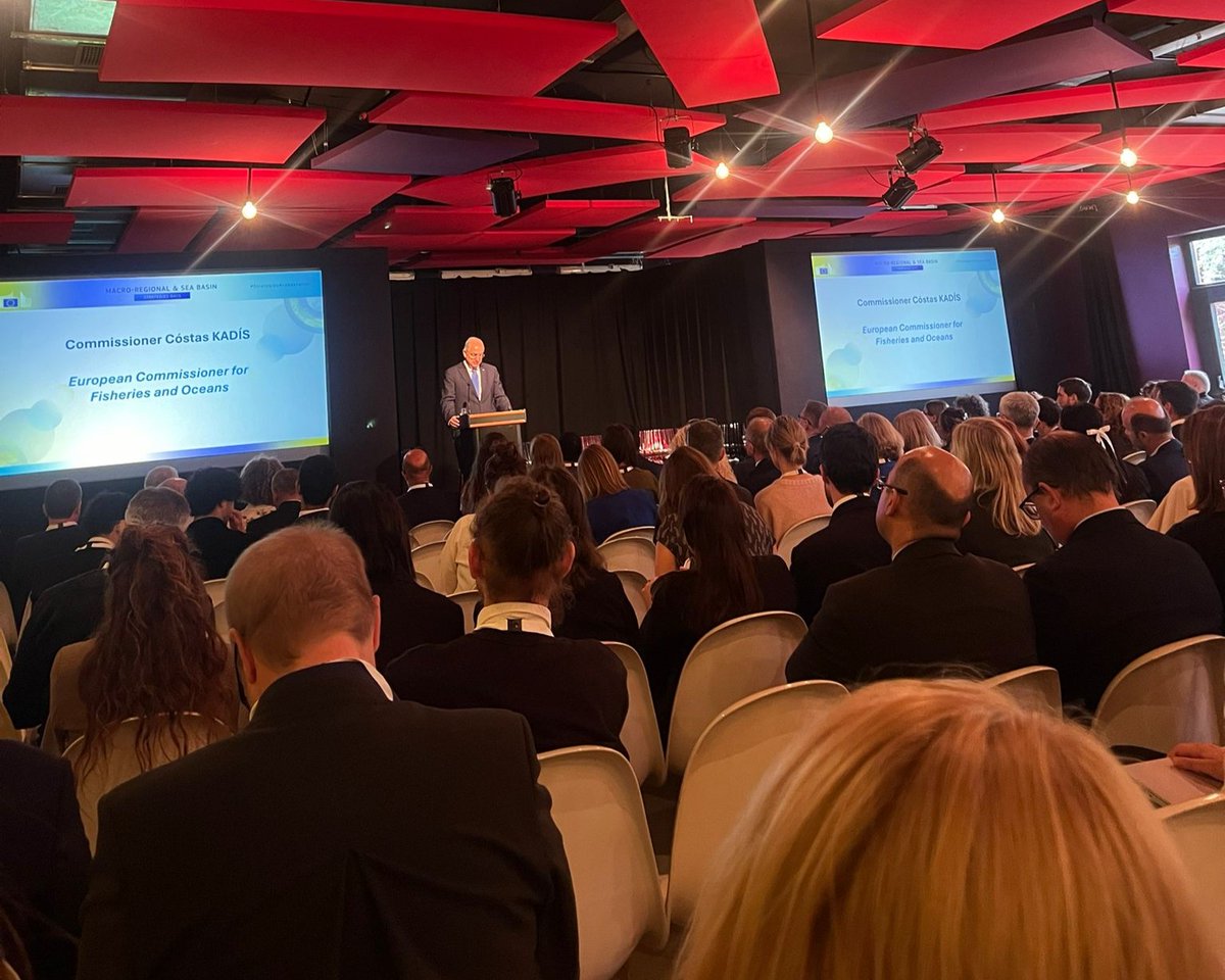 BlackSeaYouth's tweet photo. #BlackSeaYouth contributes to fostering cross-border cooperation at Macro-Regional and Sea Basin Strategies Days 2025!
π²π© BSYA @IsacAliona engaged in fruitful discussions bringing together #ECOPs, policymakers, experts and stakeholders to advance collaboration across regions. https://t.co/3yw4HbXOSt