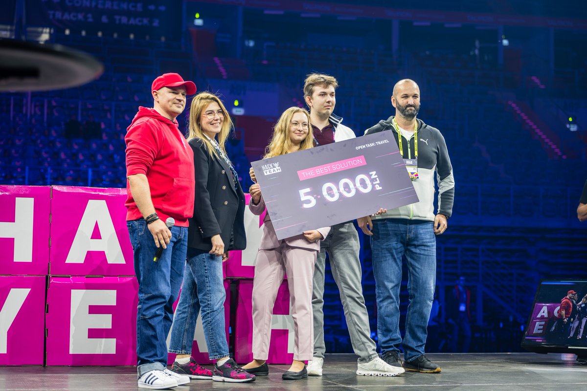 HackYeah's tweet image. Congratulations to the TRAVEL ✈️ open task champions:

🏆 Team: BeeSafe

#HackYeah2025