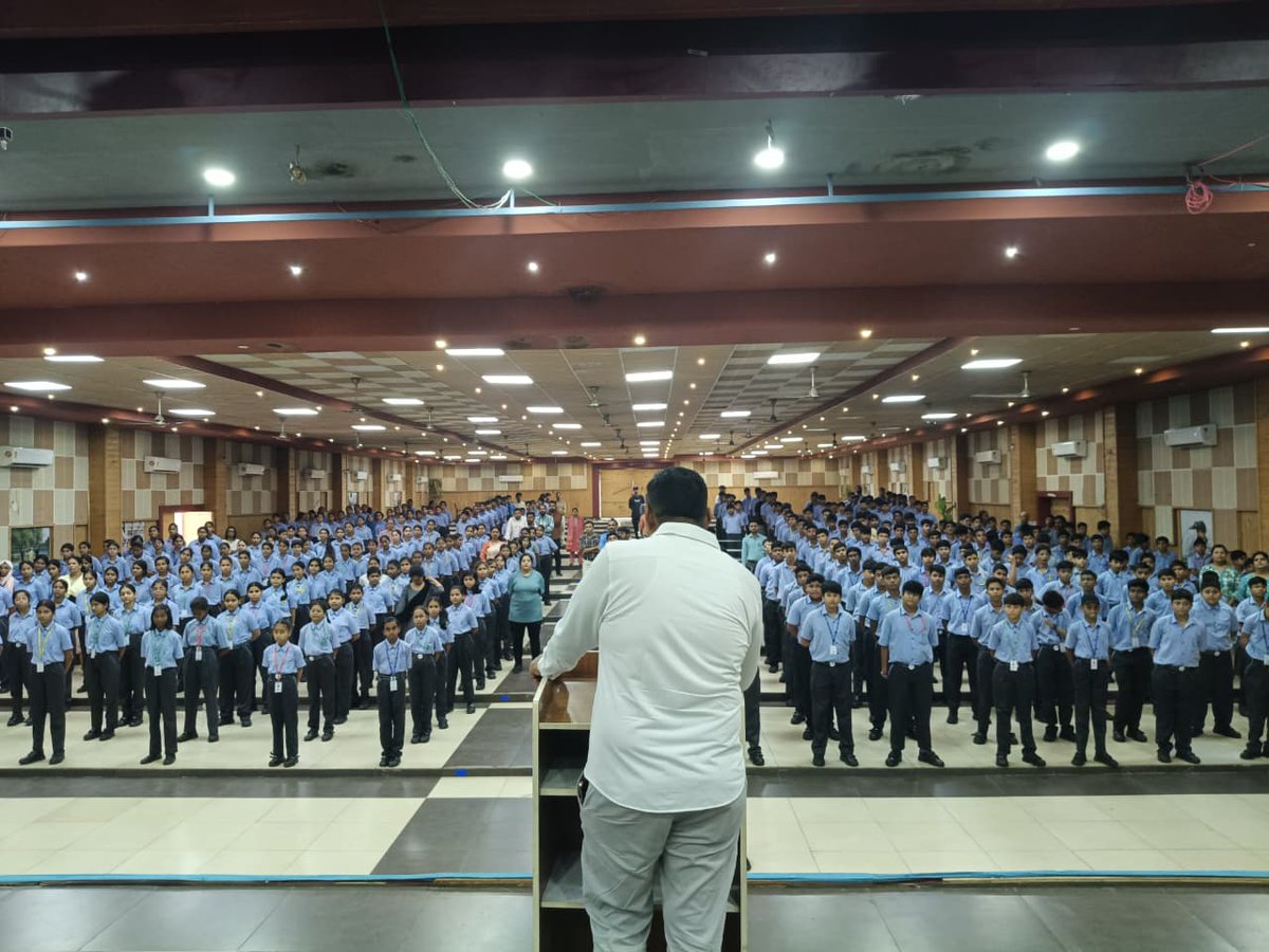 iamdmkrishna's tweet image. A disciplined student is a strong thinker. At Krishna Vikash Global School, Raipur, we nurture discipline and determination to shape future leaders with strong character and values.

#krishnavikash #kvgi #krishnavikashraipur #motivation