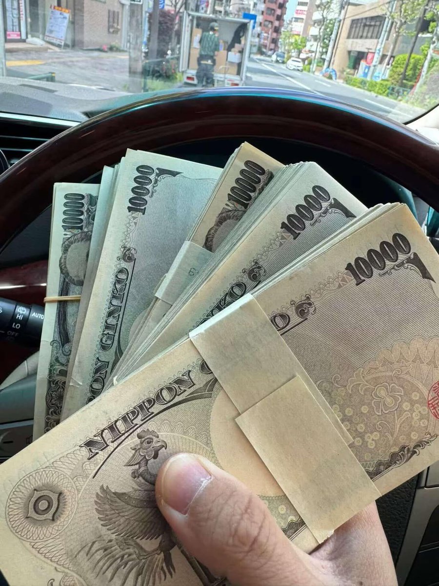 指が別人すぎて草