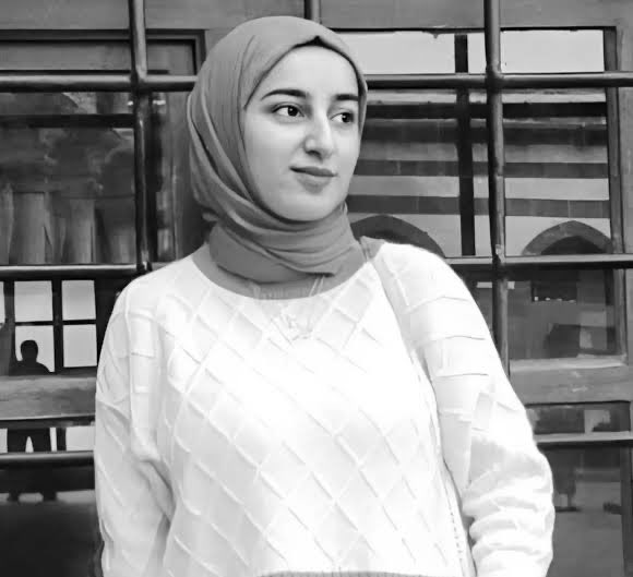 Tecavüzcüler ve insan öldürenler cezalandırılırken insan hakları bildirgesi ve uluslararası hukuk bi yerde devredışı bırakılmalı. Dünyada halen böyle bir kötülük varsa aynı oranda karşı reaksiyonu olmalı. Allah ailesine sabır versin Rojinin. #rojinicinadalet