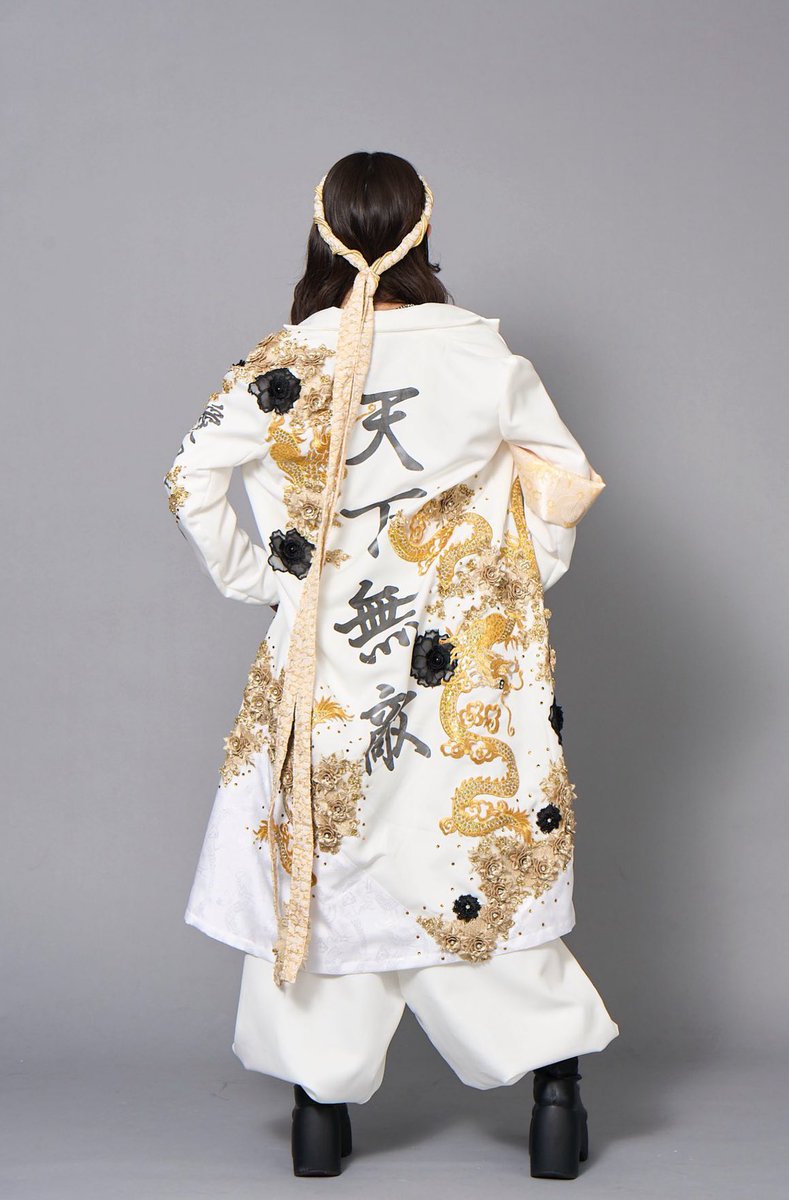 きゅるりんってしてみて（<a href="/KYURUSHITE/">きゅるりんってしてみて</a> ）
島村嬉唄（＠uta__0624 ）ちゃん💛

ご紹介大変遅れてしまいましたが生誕お衣装制作させていただきました🏍️🐉💛

たくさんの刺繍モチーフを組み合わせて華やかな特攻服に仕上げました💛
お誕生日おめでとうございました🍾🎂

#フィユリラ衣装　167