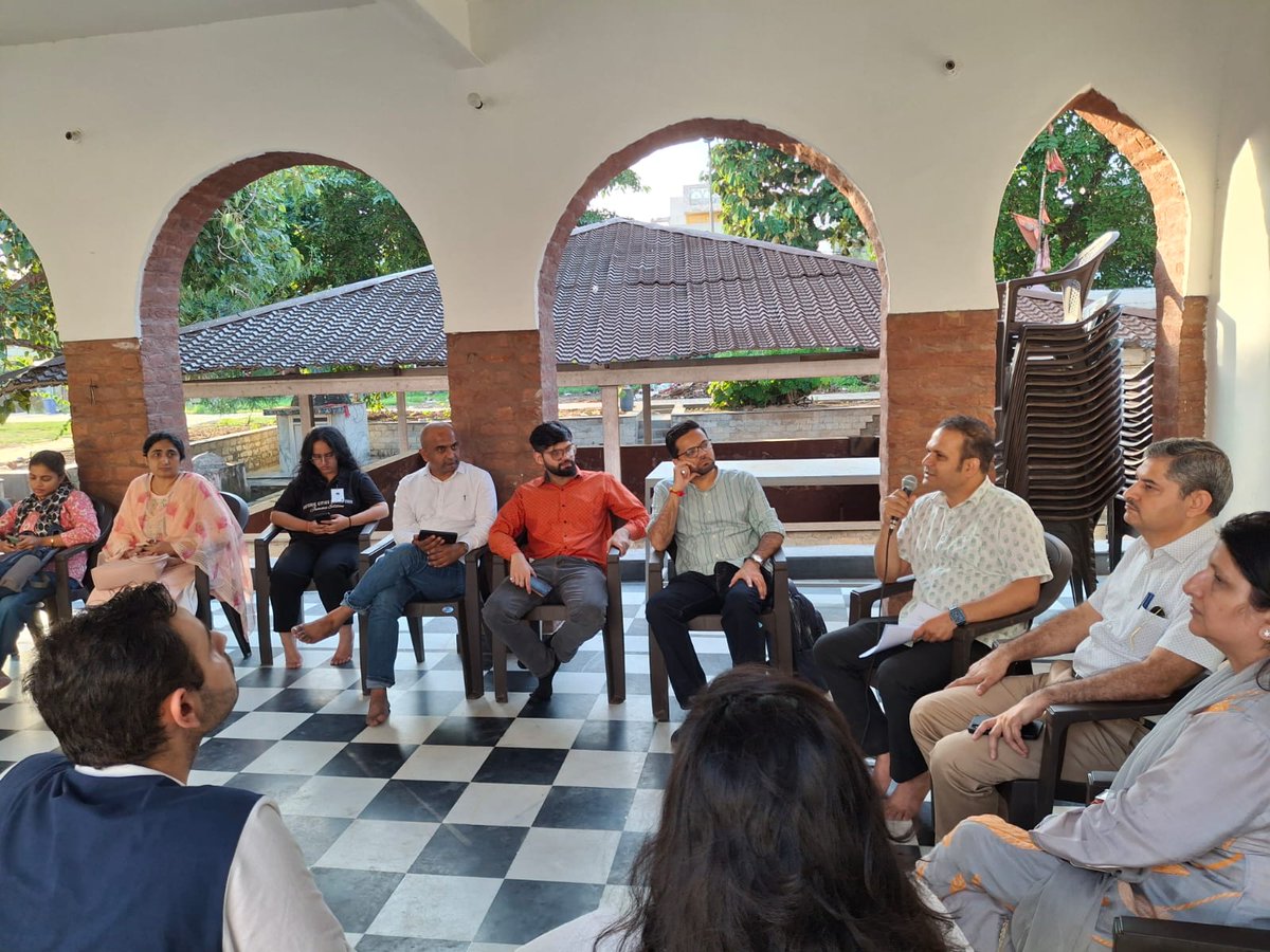 ExplorerVaibhav's tweet image. “We all are natural-born storytellers, waiting to be released.”
A storytelling session titled Echoes from the River, held at the Panchvaktra Mahadev Temple, Jammu.
#The_Historic_Cities_Series #2025_Jammu_Edition
