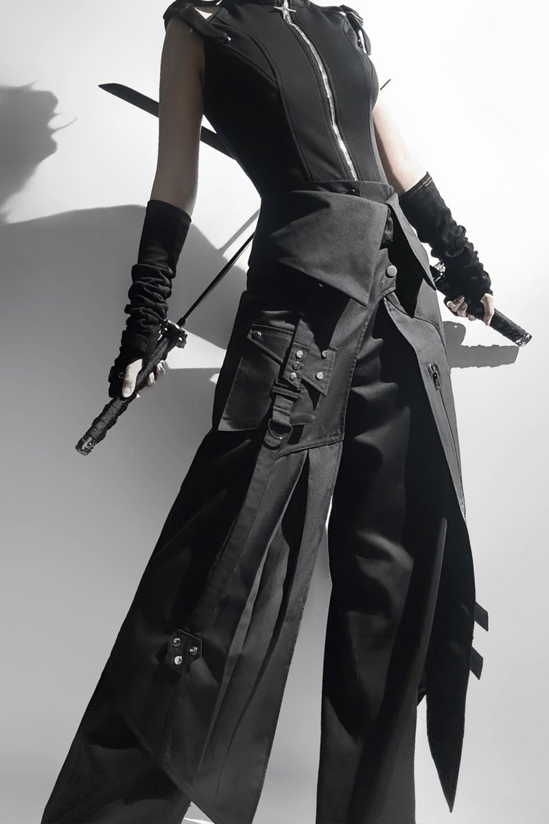 ⚔️🖤 闇を斬り裂く漆黒のアサシンコーデ 🖤⚔️