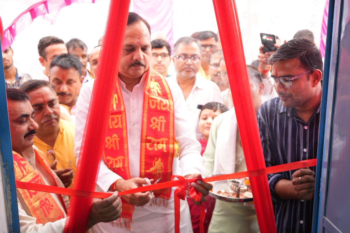 MPSinghRanu2's tweet image. पाली नगर में वेव पोर्टल R B चैनल के संचालक रामू वाजपेयी जी द्वारा चैनल को अपग्रेड करते हुए नगर का पहला पाडकास्ट चैनल लांच किया जिसका आज विधिवत शुभारम्भ कर अपनी शुभकामनाएं प्रेषित की।।
@BJP4India @BJP4UP 
@PMOIndia @UPGovt 
#mla154mpsinghranu