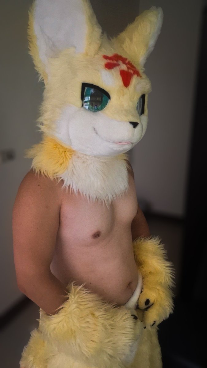 【獸裝】
只是想嘗試拍拍看 露內餡會是長怎樣ww

🪡： #黑雪工坊 

#FursuitEveryday