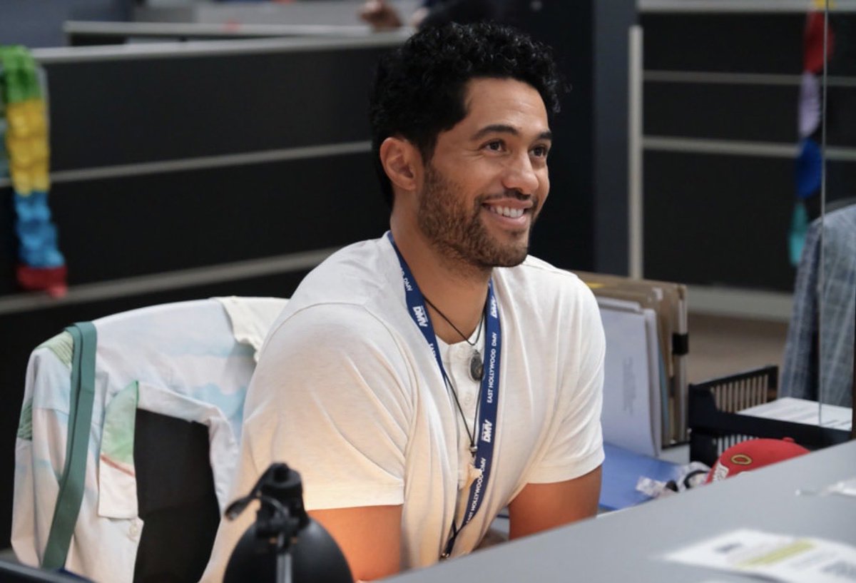 DanLaw1991's tweet image. Tuned into #DMVCBS for @AlexTarrant2 and was not disappointed. Noa just being effortlessly handsome like Alex himself whilst Colette is basically one of us. The ‘abs’ moment…  😂 A great first episode.