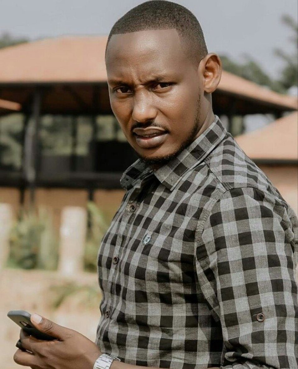 Previous Year  ni umwaka ushize ntabwo ari umwaka wabanjirije uwashize.
Period bisous 💋