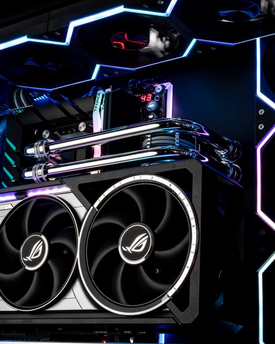 CableMod's tweet image. Cables be shy behind all that chrome 🫣

By @upsnef1