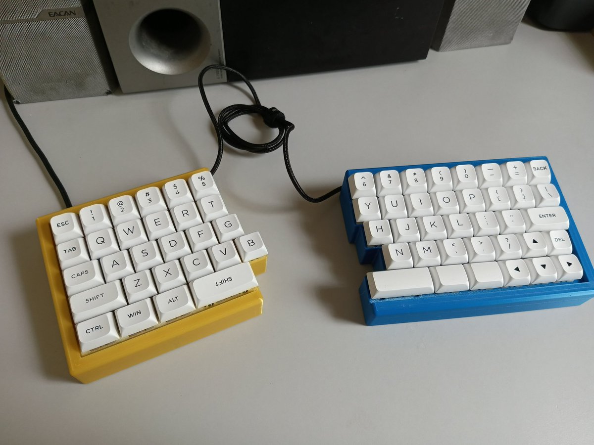 qrliew's tweet image. yet another custom kb
good ol row staggered