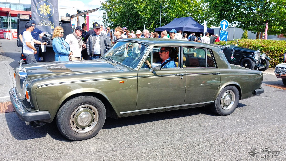 NoSpeedLimit_it's tweet image. #rollsroyce #SpiritofEcstasy #drivinginstyle #classicdriving #thequeen #madeinuk 🇬🇧
