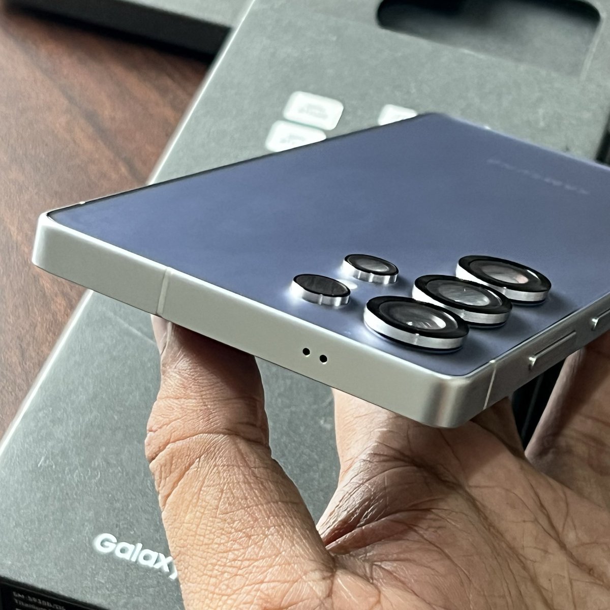 jodhafes's tweet image. Samsung S25 Ultra
Resmi SEIN garansi aktif sampai 15/01/2026
Ram 12gb, 512gb Memory
Mulus 99% like new
Fullset original

Harga 16.300.000
Lok Jogja / COD menyesuaikan 

WA 0812-3331-2818
Atau inbox
#samsungsecond #jualiphone #jualhpsecond #hpsecondjogja #iphonesecond