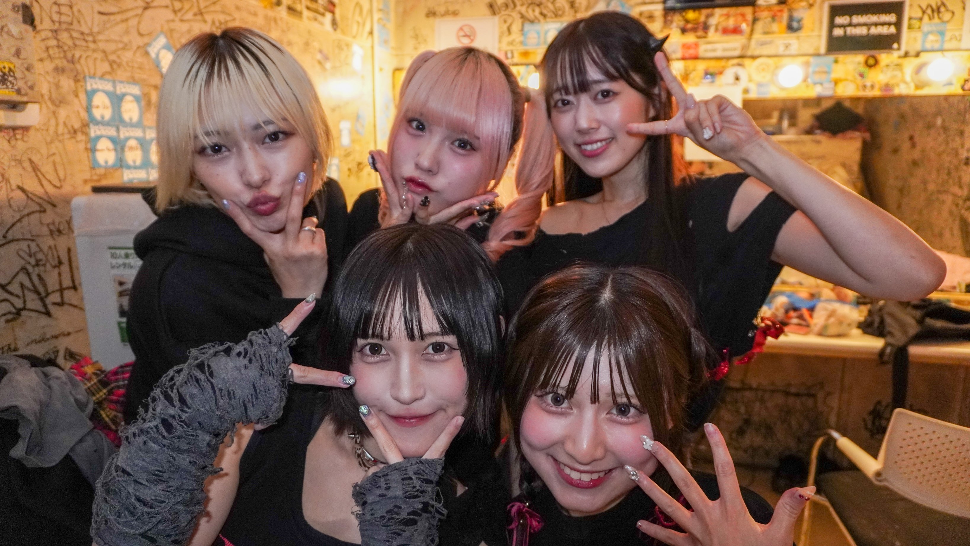 LUCY (@LUCYgirlish_) / X