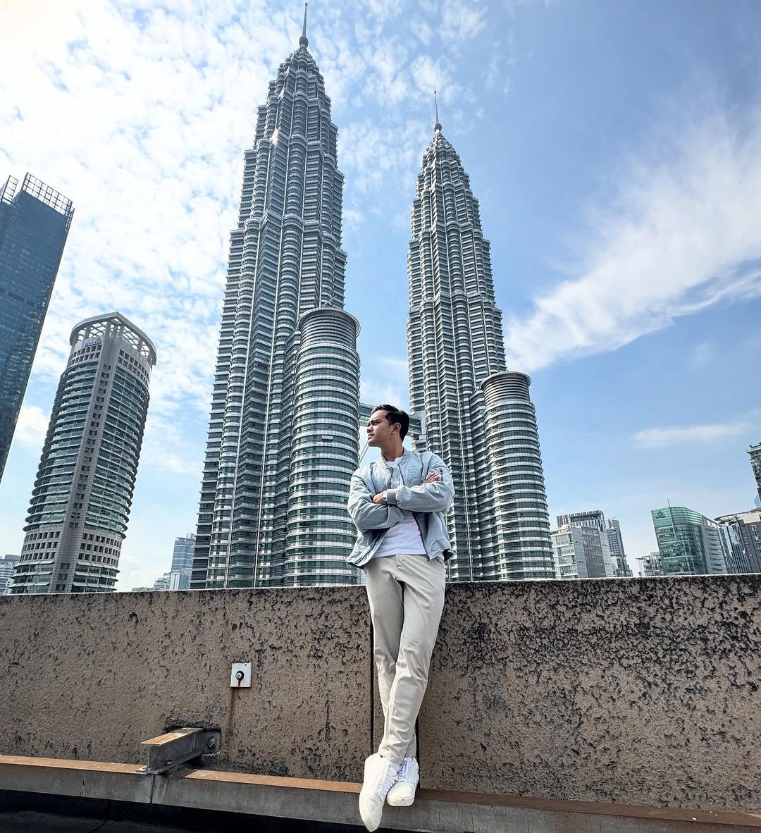 myrnanewss's tweet image. #RNANEWS #RNASELEBSTYLE Tolong insert caption Gen Z jap weh.. by #AlifSatar