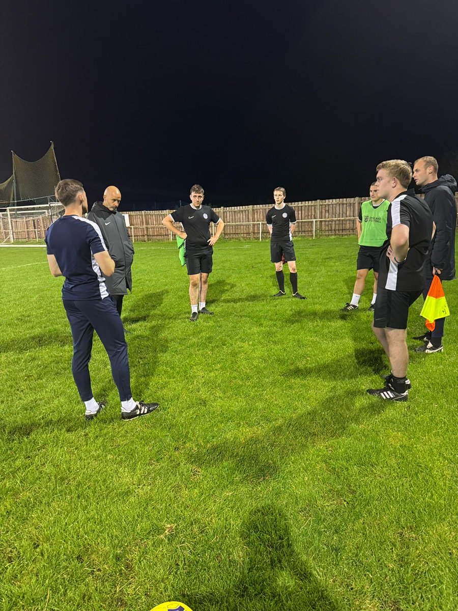 NRCFAREFDEV's tweet image. DEVELOPMENT | Last night saw our @NorthRidingFA @PhostersFM October CORE meeting. A heavily practical night with 3 sessions on penalty area decision making, assistant referee crossovers &amp;amp; physical fitness followed by indoor technical clips facilitated by our brilliant coaches🙌