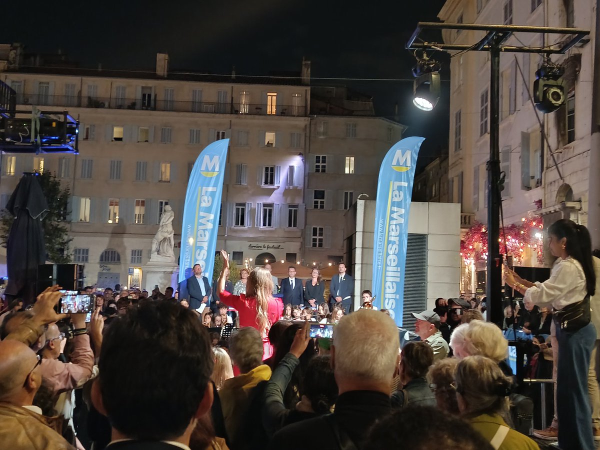 Inauguration hier des locaux de la marseillaise.

Émotion devant la transformation de la salle des rotatives qui a joué un rôle historique, notamment lors dez 2nde guerre mondiale. 

Vive la liberté de la presse !
Vive le pluralisme de la presse !
