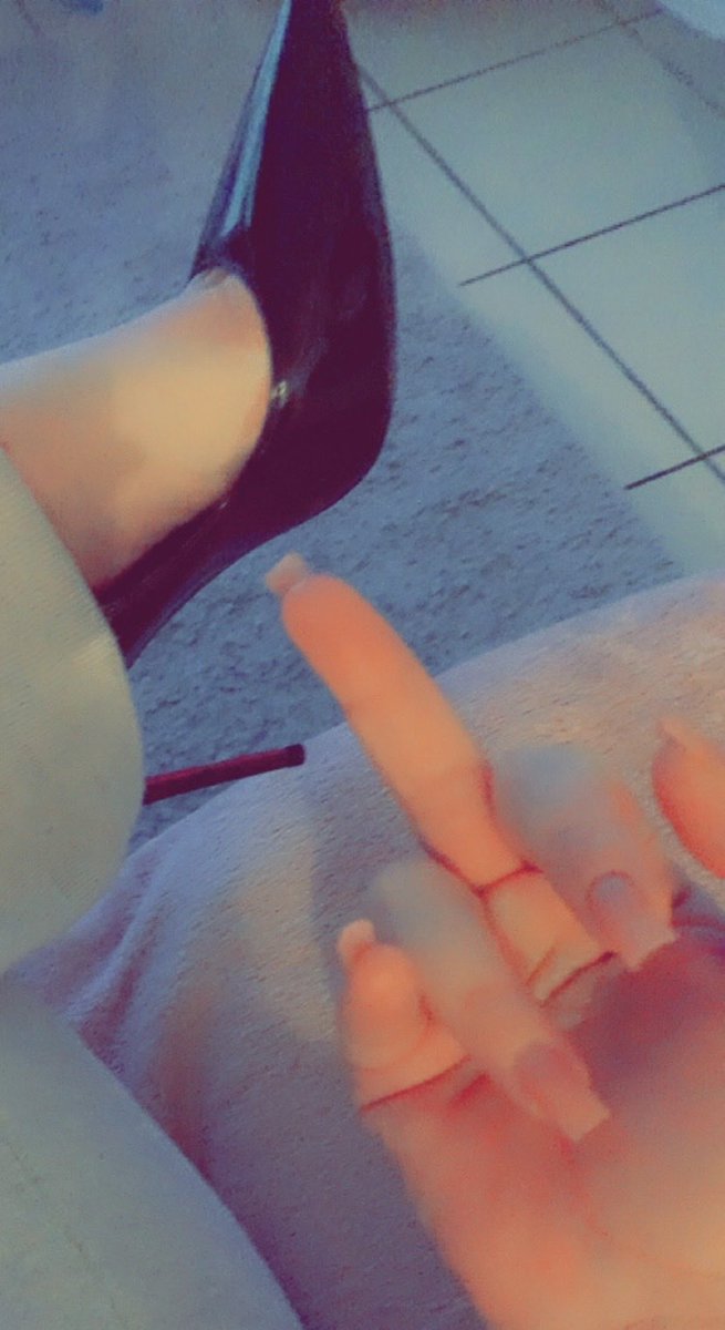 🔥🔥🔥rt game endettement 🔥🔥🔥

Pour fêter son retour ma machine à fric a décidé de m’en offrir un monstrueux 😈
Je sens qu il est reparti pour un an d endettement 😈😈😈

13/13/13 
13h 
13 com