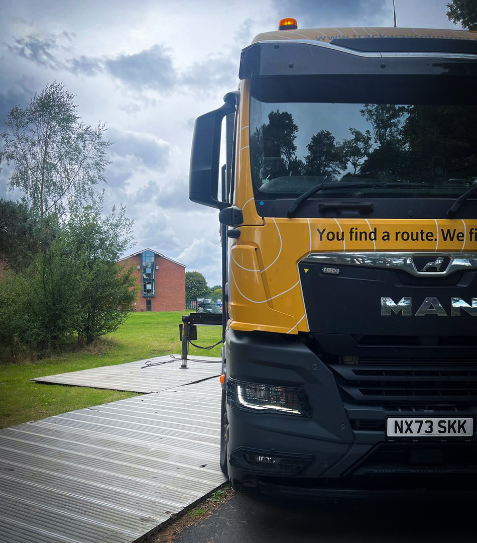 TrackwaySol's tweet photo. Our aluminium trackway panels provided the perfect foundation for a modular building install, creating stable a platform to keep construction running smoothly.

You find a route, We find a way! 🚚

#TrackwaySolutions #GroundProtection #ModularBuild #TemporaryAccess https://t.co/K0O96zVkAp