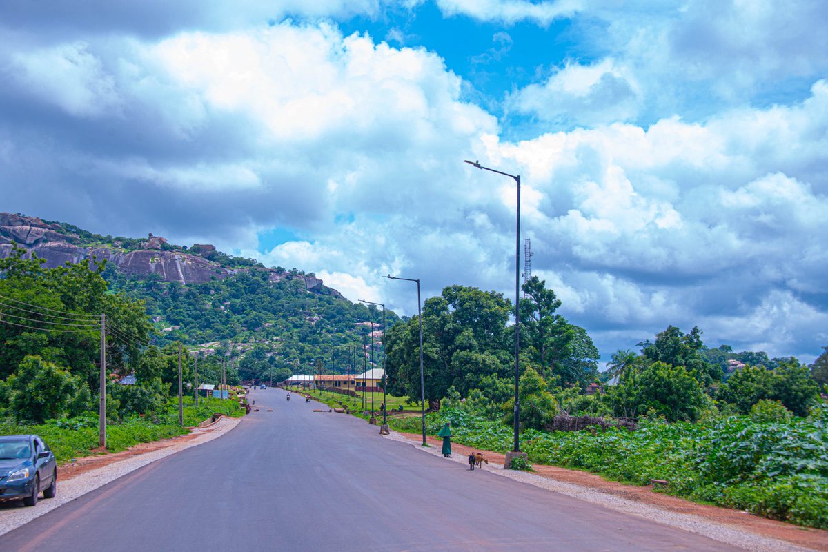 authorityenigma's tweet photo. Ise rere n tesiwaju 

The rehabilitation of the Saki-Ogbooro-Igboho Road (45.3 km) is progressing. https://t.co/IvOhD9jhWE