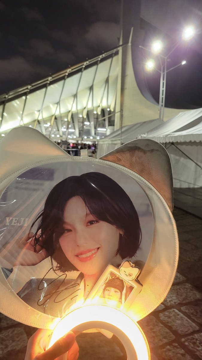 otaota2001's tweet photo. 戻りたいー😭
また全員の Air 見たい
リュジンの激おこぷんぷん丸見たい
#ITZY_ONAIR https://t.co/uKRiA4xGpp
