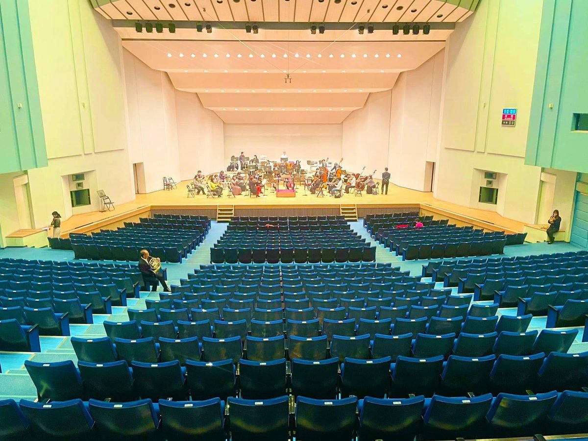 今週末2025年（令和７年）１０月１９日（日）は
君津市民文化ホール開館35周年記念事業・令和7年度 県民芸術劇場 君津公演千葉交響楽団演奏会です🎻🎹

チケット、その他お問い合わせは
真っ青な空と海のような客席が印象的な君津市民文化ホール（ <a href="/kimi_bun_hall/">君津市民文化ホール</a>  ）

kimibun.jp/event/3567/
まで✨