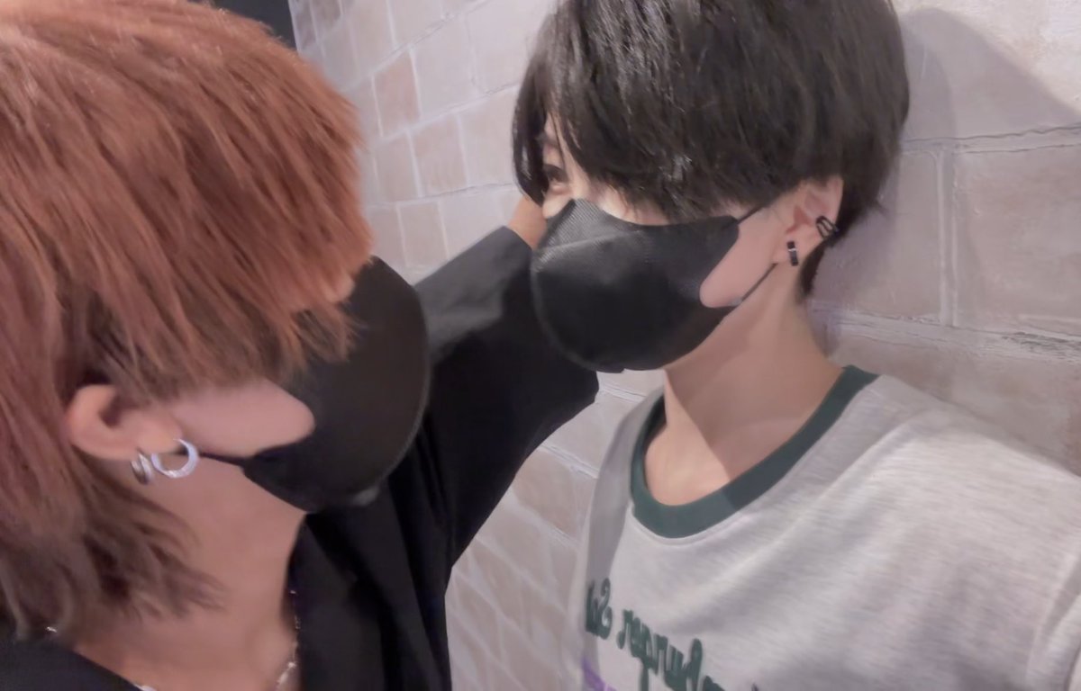 Labbi9_KT's tweet photo. 【本日のLabbi9🐰📮】

今日は翼と楓それぞれのTikTokに
Labbi9の壁ドン動画が上がっております🔥

ツリーのリンクから見てみてください😌✨

#男装 #Labbi9 #Laber https://t.co/bp7JQP524R