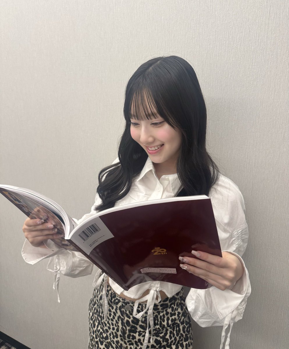 AKB20周年記念本 サイン＆お渡し会ありがとうございました📖🤍 お顔を