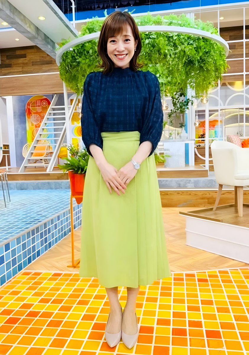 tomohee1710's tweet image. \ 10/14(火)本日の #aicode はこちら🐬 /
紺のトップスに黄緑のスカートを合わせ、落ち着きの中に爽やかさを💛
寒暖差が激しいので体調管理に気をつけましょう💪
本日も #ひるおび をご覧いただき
ありがとうございました🦁
明日もぜひご覧ください🫶
#TBS #江藤愛 @aietoTBS
#アナウンサーコーデ