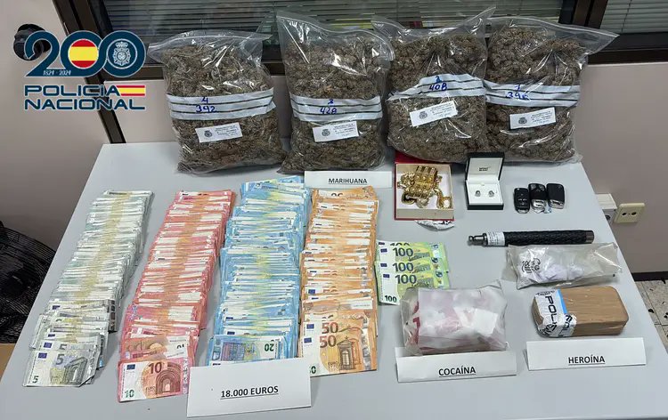 🚨 La Policía Nacional detiene a 12 personas en Alzira, Algemesí y Valencia por tráfico de drogas
comarcalcv.com/valencia/polic…