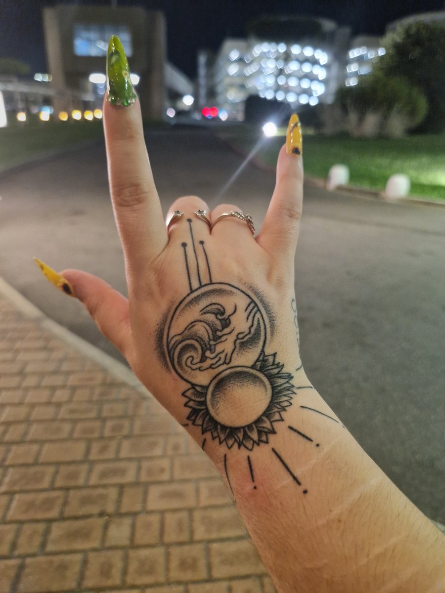 rayssunflower's tweet photo. Joong saying my tattoo is "really really beautiful" is still one of my most treasured moments. It means so much to me

#JoongArchen #Joonday 

https://t.co/loUEPkpXhh