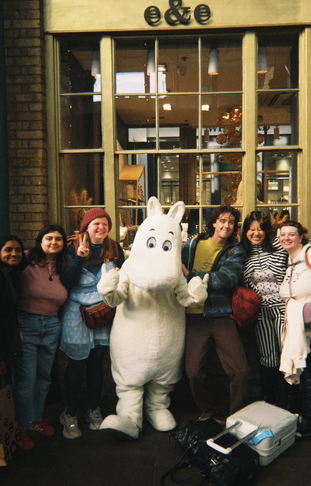 casnk33's tweet photo. with moomin and tom scott as honorary oomfs well yes! https://t.co/lk0Yq8ZQpr
