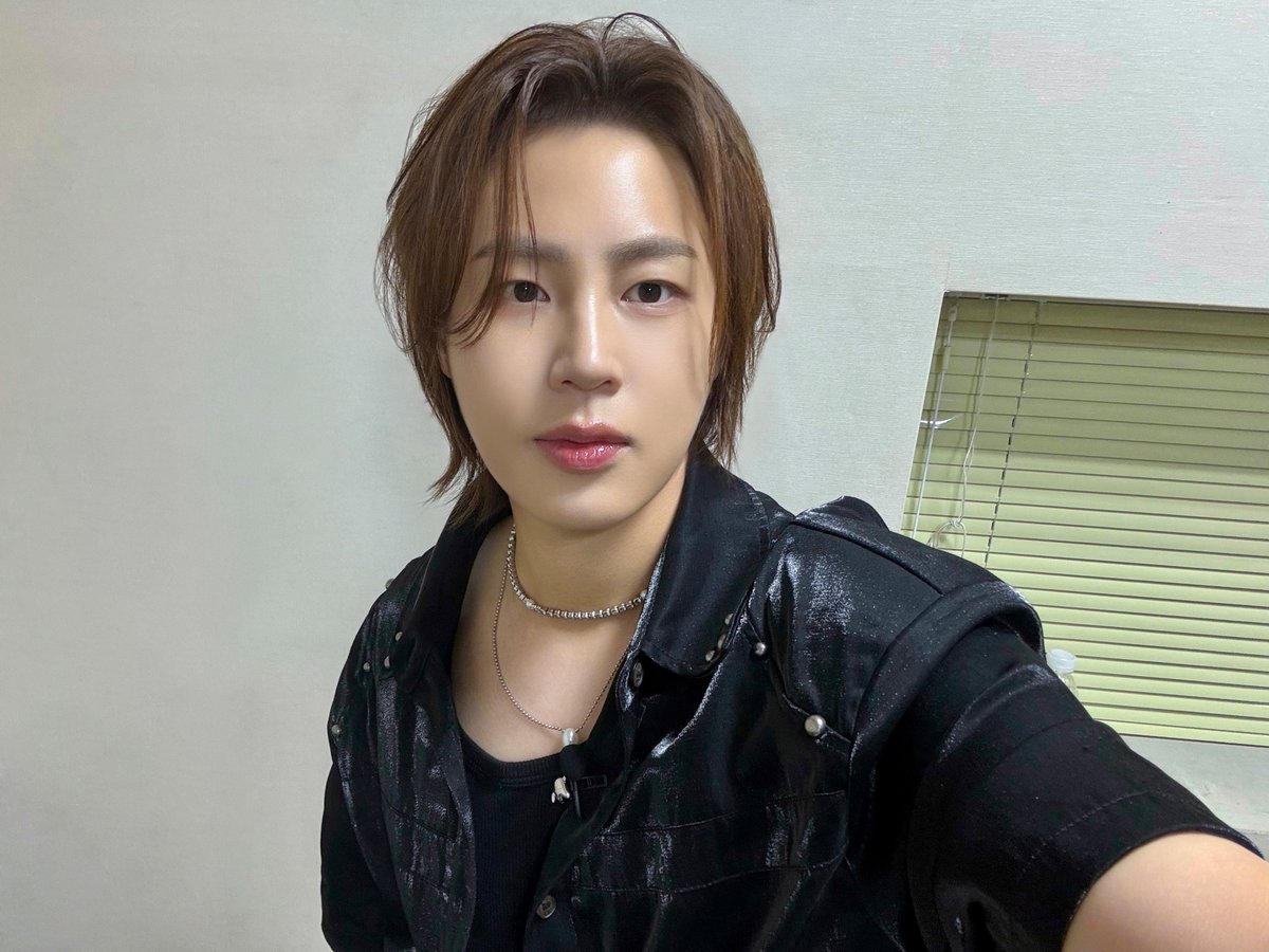 BPM_HSW's tweet image. [#하성운] ⏰

잠시 후 10시! Mnet &amp;lt;스틸하트클럽&amp;gt;에 하성운이 출연합니다📺
하성운 디렉터와 함께하는 첫 방송😼 근데 하늘 나만 봐! 내가 제일 좋다고 해..🖤

#HASUNGWOON #스틸하트클럽