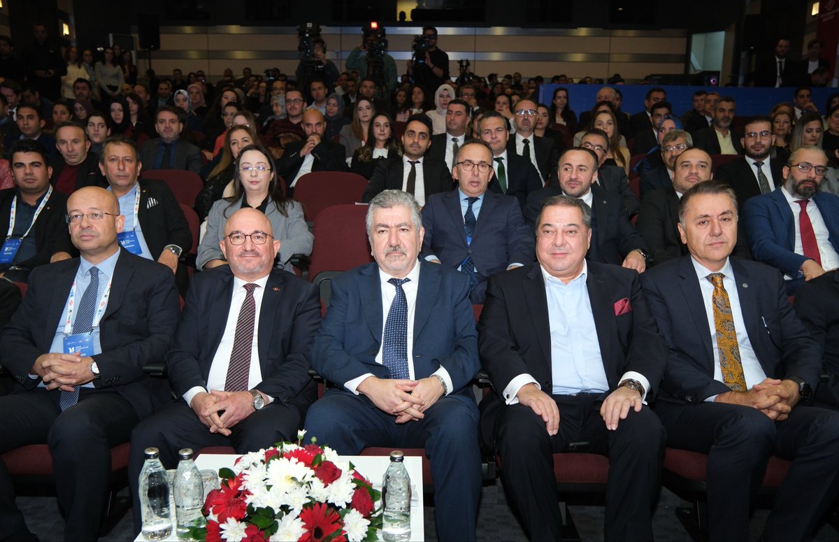 Ankara Sanayi Odası Başkan Yardımcısı Ercan Ata, Türk Standardları Enstitüsü tarafından bu yıl “Dijital Güven ve Yapay Zekâ” temasıyla düzenlenen “14 Ekim Dünya Standartlar Günü” etkinliğine katıldı.

TSE Başkanı Mahmut Sami Şahin’in ev sahipliğinde, Sanayi ve Teknoloji Bakan