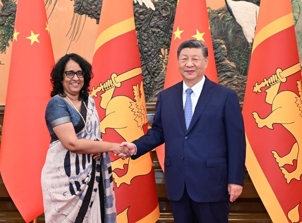Chinese President #XiJinping on Tuesday met with Sri Lankan Prime Minister Harini Amarasuriya, who is in Beijing for the Global Leaders' Meeting on Women. 
english.cctv.com/2025/10/14/ART…