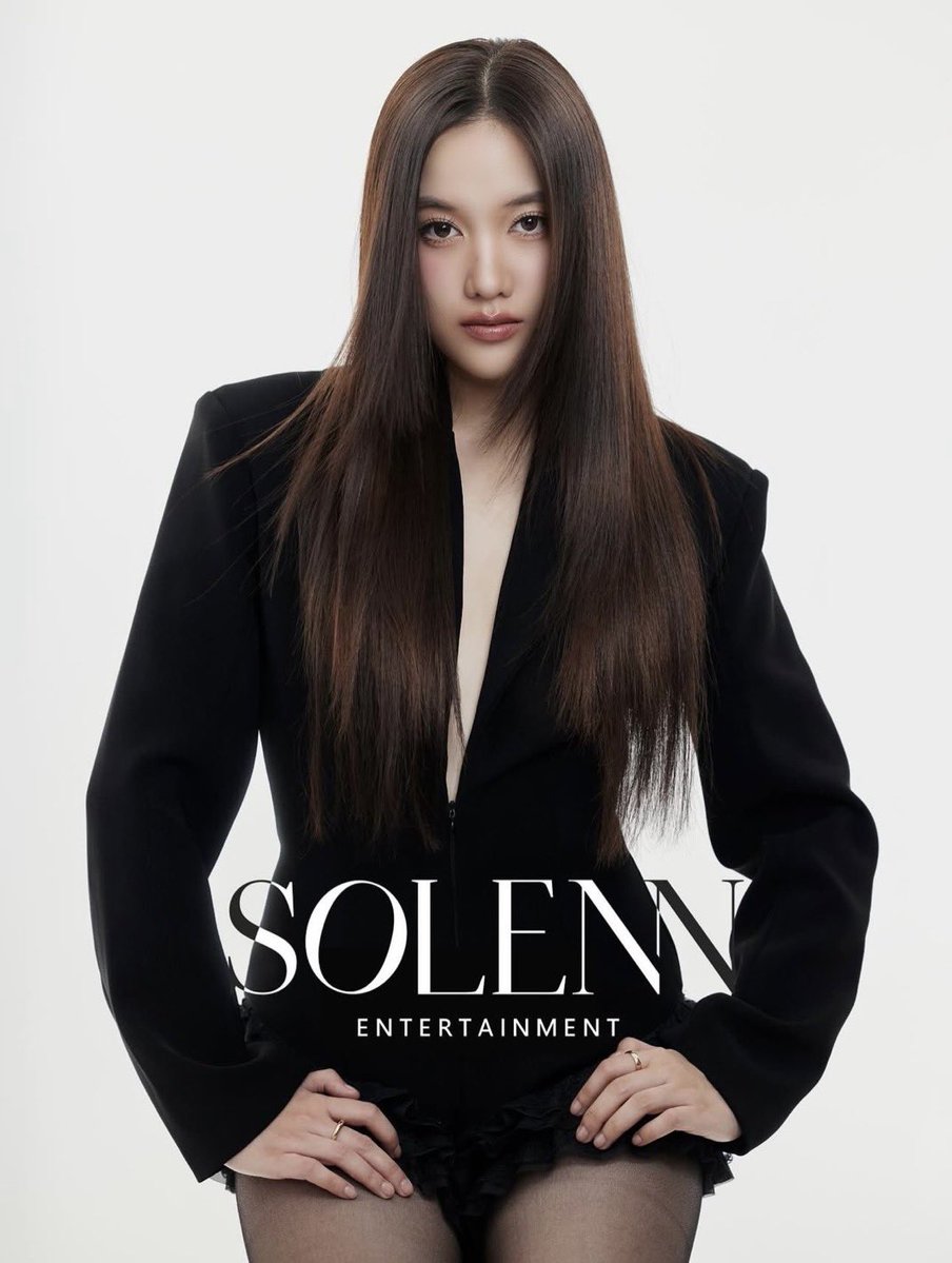 4_everfreen's tweet image. ชอบรูปนี้มากกก ฟรีนสวยมาก ออร่าความปังทะลุจอ รอลุ้นภาพต่อไปแล้วอ่า ฮืออ มีความฉุก
SOLENN ENTERTAINMENT
#solennEntertainment
#srchafreen