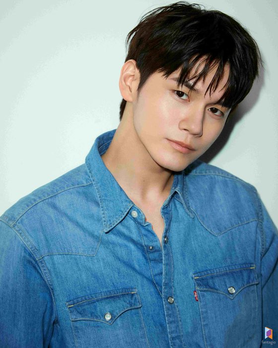 #OngSeongWu dikabarkan akan bergabung dalam cast drama #Spellbound bareng #ParkEunBin dan #YangSeJong

Woaah castnya 

m.entertain.naver.com/now/article/43…