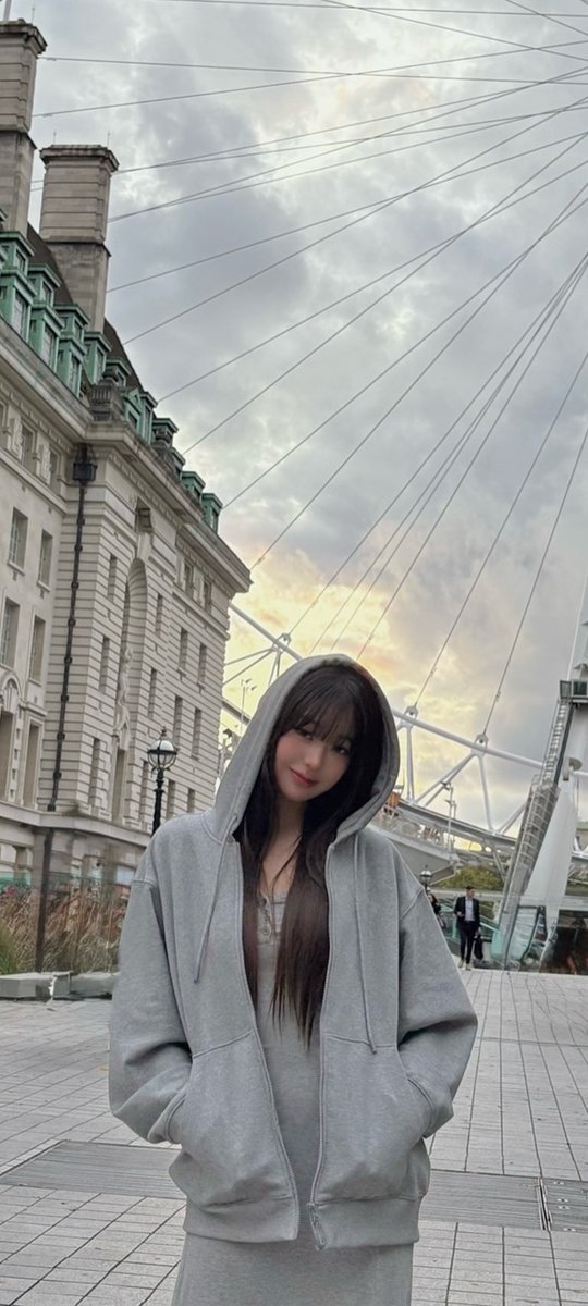 AKAone_'s tweet photo. #장원영 #원영 #ウォニョン #WONYOUNG #아이브 #IVE #배경화면 #Wallpaper #LockScreen 
Wonyoung 251013 IG Wallpaper https://t.co/qK9VmUoaRs