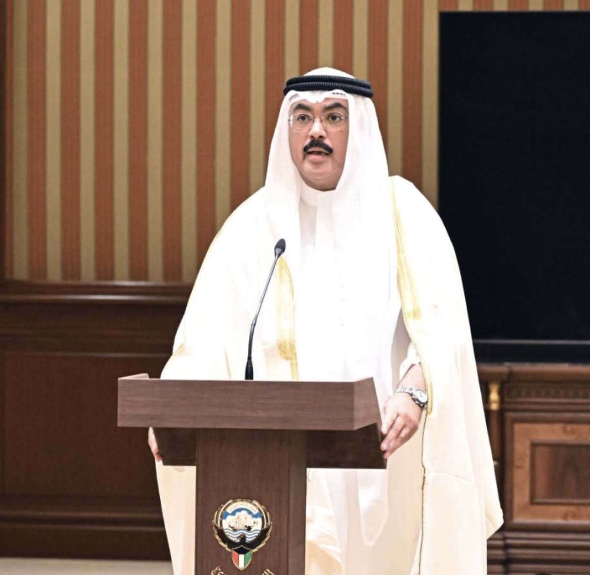 الى معالي #وزير_التربية.. م. سيد جلال الطبطبائي 

المدارس تعاني من نقص واضح في الوظائف الإشرافية...
ليش مايتم سد الشواغر في قوائم الانتظار 
اللي تقدموا وفق نشره ترشيح محدده وفق معايير معينه استوفوها وتم اعتماد نجاحهم...
ليس من العدالة  أن تطبق عليهم قرارات جديدة بأثر رجعي....