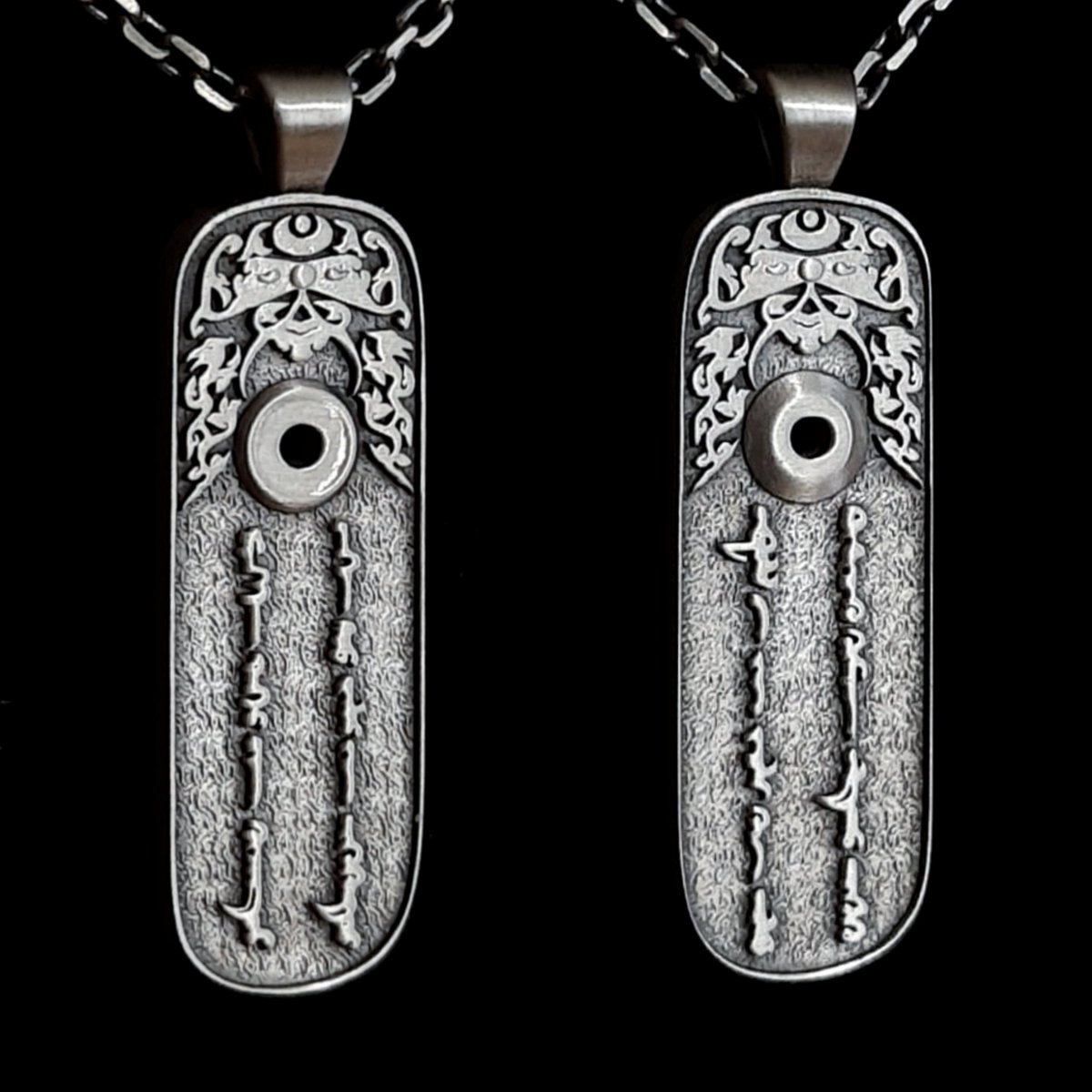 Yenilenmiş haliyle yeni Payza modelim, beğeninize âmâde. Zincirinden ölçeğine, ölçeğinden dokusuna kadar köklü bir değişime gittim. Şimdiye kadar yapmış olduğum en hacimli kolyelerden birisi oldu.