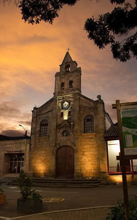 BiancaGaray1's tweet photo. 🇨🇴Un bijoux  à  #Sopo Cundimarca  Colombie 

Le village de Sopo a le  église principale on trouve des  ouvres artistiques et la   époque #granandine .

 Un souvenir cohabitation avec les 
Espagnols  (époque conquête)

Un atelier de peinture était formé pour faire des atelier https://t.co/xuhO0CPlbe