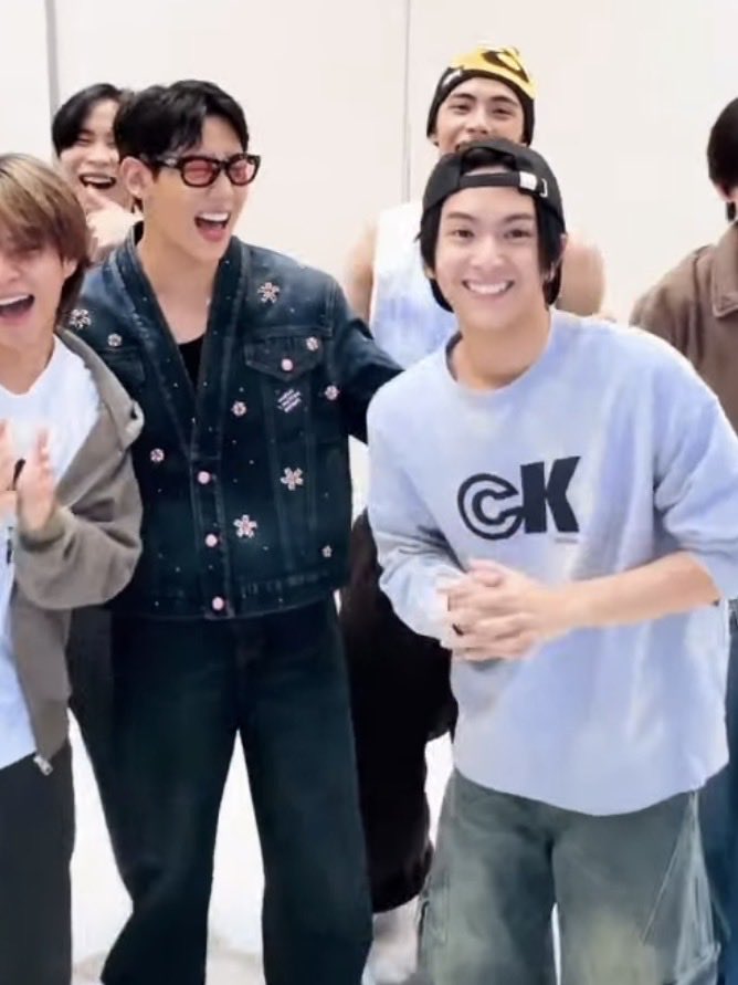 bambibammi's tweet image. สู น้องเสื้อ CK คือใครคะ :3