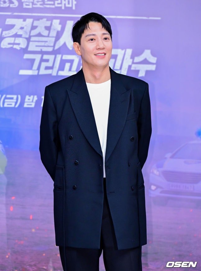 infodrakor_id's tweet photo. #KimRaeWon dan #JungSungIl dikabarkan akan bintangi drama baseball baru SBS #FullCount

Ceritanya tentang dunia kepelatihan yang kompetitif dalam bisbol profesional pria. Garapan penulis ParkMyungRang (An Ethics Lesson) dan disutradarai oleh HamJunHo (Love Scout).

Mereka bakalan jadi rival 🔥🔥

https://t.co/JrLIeMMtd7