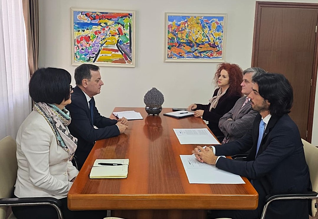 Amb. Tarran met High Court Chair Sadushi to reaffirm <a href="/OSCEinAlbania/">OSCE Presence in Albania</a>’s strong support for Albania’s justice institutions. Discussions focused on advancing #JusticeReform, our #EU-funded Trial Monitoring Project, tackling case backlogs &amp; high rate of pre-trial detention in Albania.