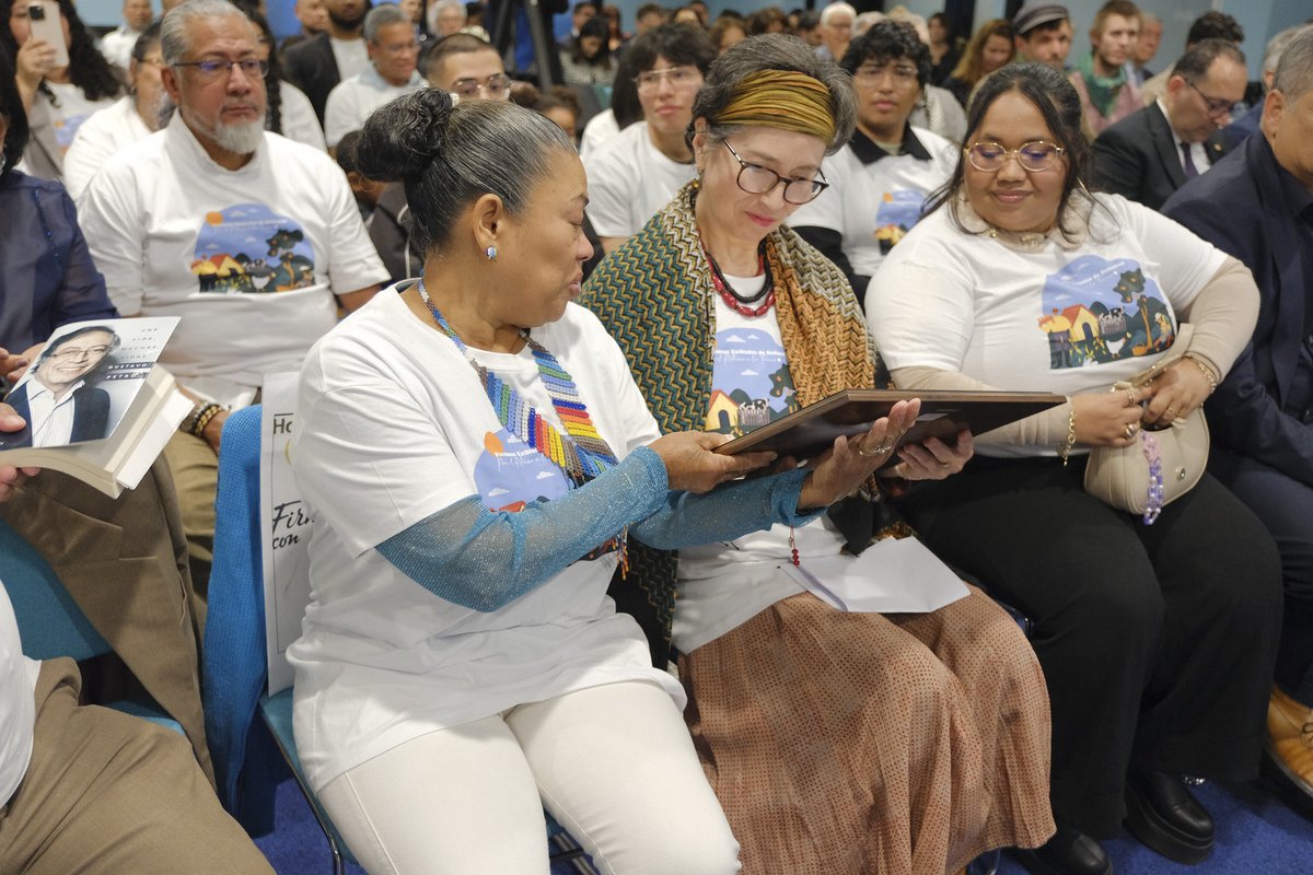 Con la presencia del Presidente <a href="/petrogustavo/">Gustavo Petro</a> realizamos en Bruselas el acto de reconocimiento público extrajudicial con las víctimas del caso Hacienda Bellacruz para visibilizar el impacto del conflicto armado en la vida de los connacionales en el exterior.